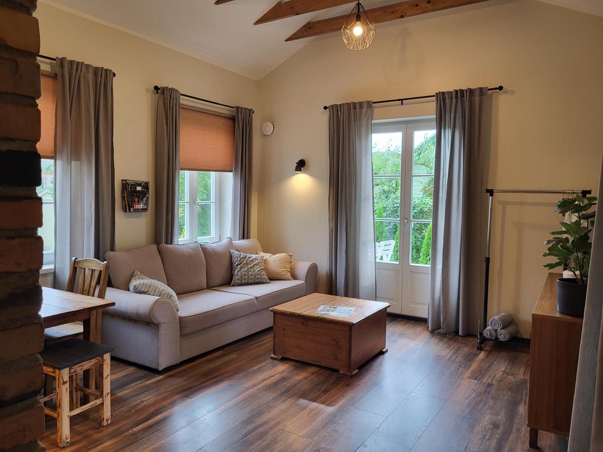 Kuressaare Family And Garden Apartments Phòng bức ảnh